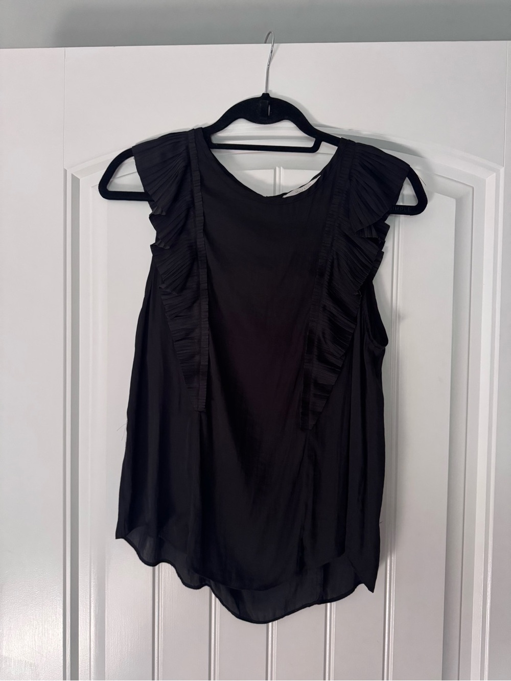 Women's Grade & Gather Black Ruffle Sleeveless Blouse